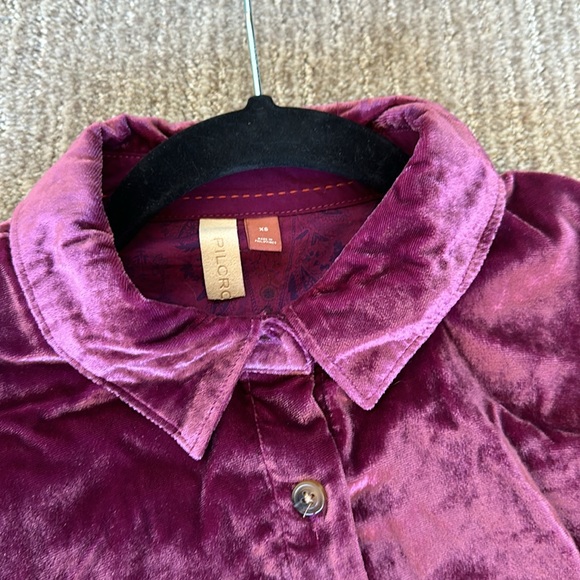 Velour XS Blouse - Picture 6 of 7